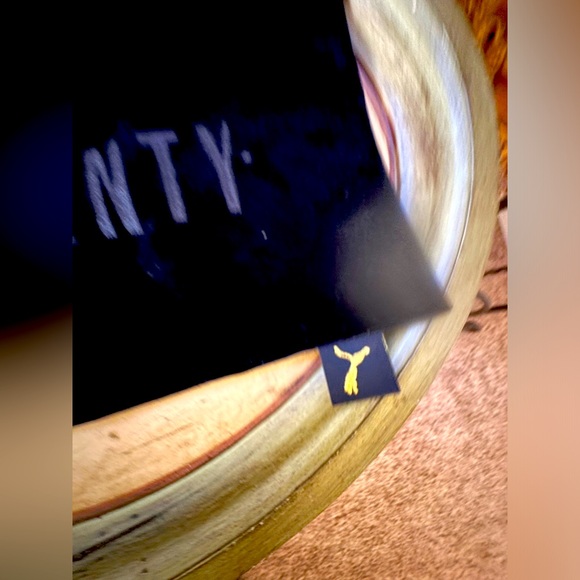 FENTY Black Velvet Drawstring Bag NWT - Picture 3 of 4